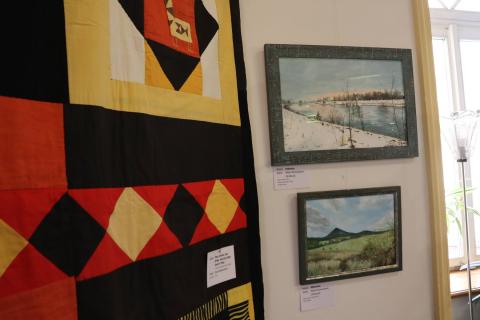 Tvoříme Jabok: Dana Mrákotová - Není děcka nad Afriku... a Marta Semerádová - Podvečer a Milešovka ""