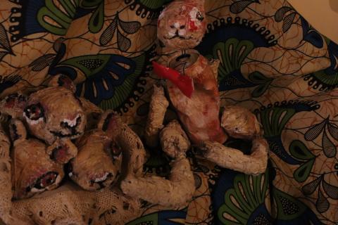 Loutky z divadelního představení Společnosti Dr. Krásy Limpopo aneb pohádky z Afriky ""